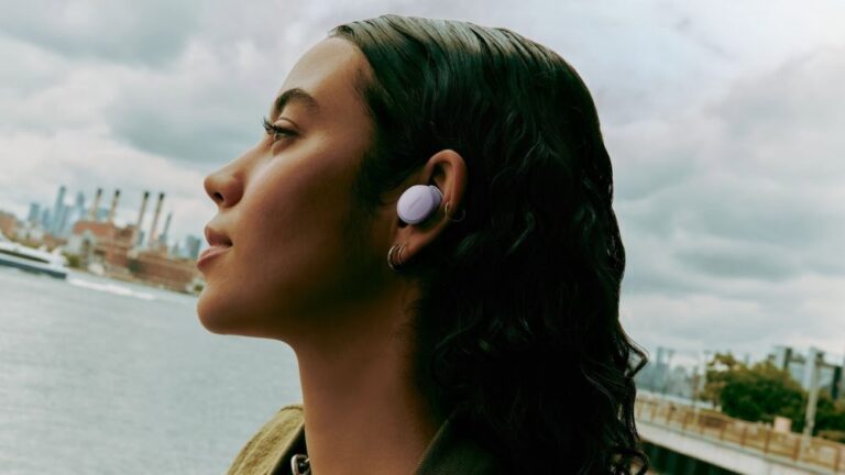 Global Wireless Earbuds Market Shows Highest Growth Rate Since